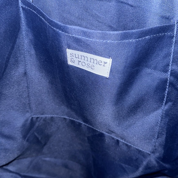 ⭐️SOLD⭐️NWOT Summer & Rose Tote Bag with button closure - Picture 5 of 7